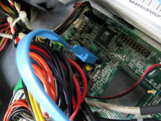 hp Compaq d330ST S-ATA接続端子
