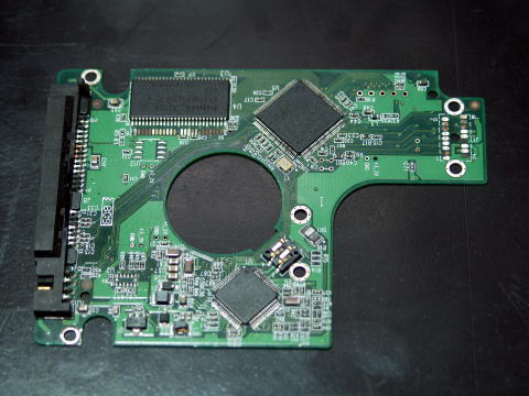 洗浄後のハードディスク基板 洗浄後のハードディスク基板