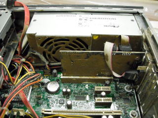 洪水で水没したPC 内部 洪水で水没したPC 内部
