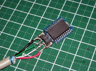 半田付け加工中 USBドングル・HASP 半田付け加工中 USBドングル・HASP