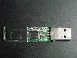 コンデンサーチップ不良　USBメモリーデータ復旧　全体写真