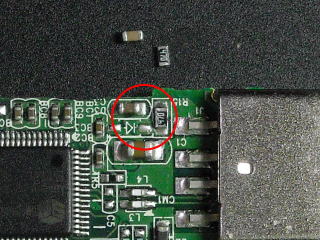 コンデンサーチップ不良　USBメモリーデータ復旧　拡大写真