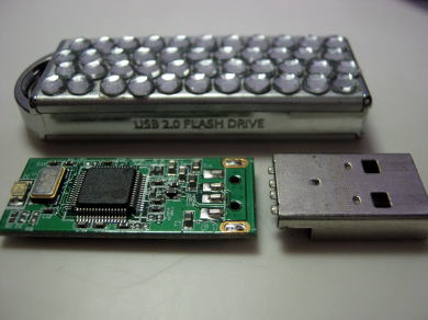 コネクター折れUSBメモリー コネクター折れUSBメモリー