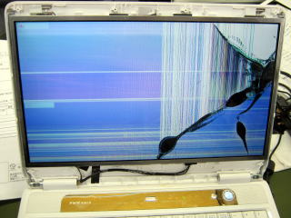 FMV-BIBLO NF/E40の液晶パネル交換修理 FMV-BIBLO NF/E40の液晶パネル交換修理