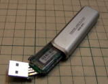 激しく破損したUSBメモリー 激しく破損したUSBメモリー