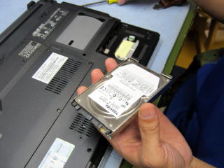 ハードディスク交換修理可能です。